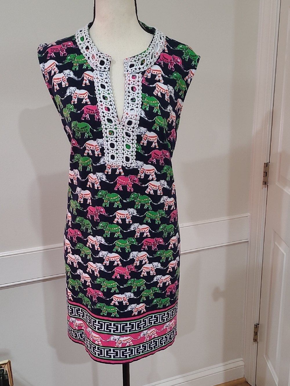 Crown & Ivy Sleeveless Navy Shift Dress with Multicolor Elephant Print